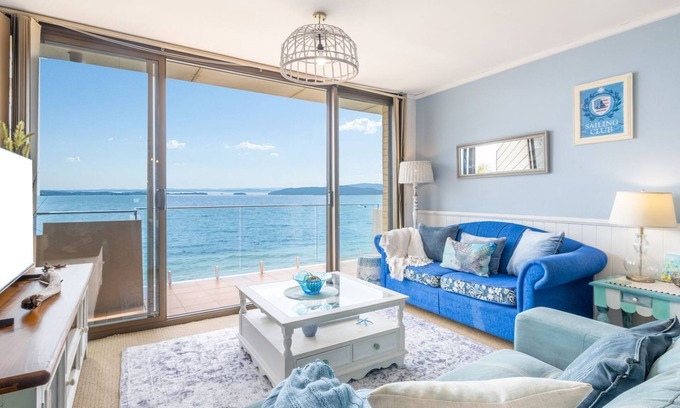 Port Stephens Council Apartment | Harbourside 14, 3-7 Soldiers Point Rd - waterfront magic