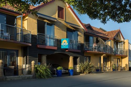 Nelson Hotel | Harbourside Lodge