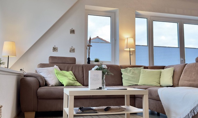 Wittmund Apartment | "Harlebrise: Natural idyll for 6 - balcony, 90sqm, green view!"