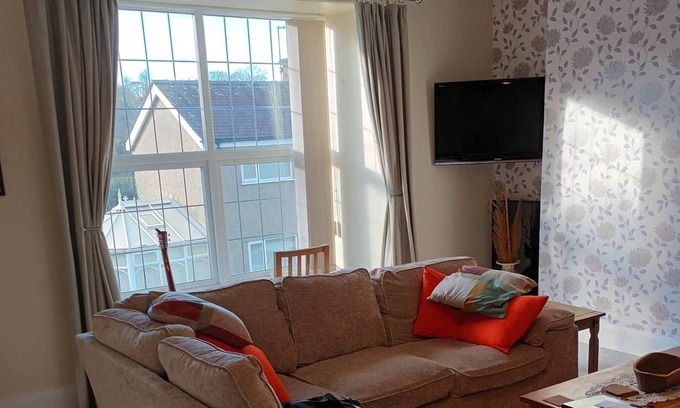 Llanbedr Apartment | HARLECH/ HUGE three bedroom- BEST location in Wales.
