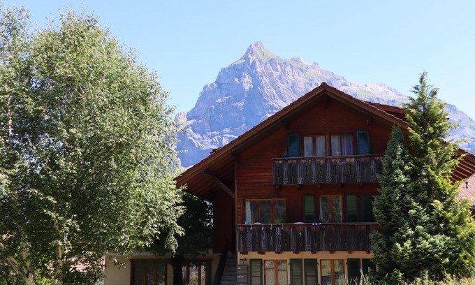 Kandersteg Apartment | Harri's BnB in Kandersteg, Ferienwohnung