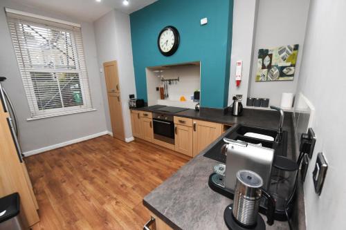 Harrogate City Centre Apartment | Harrogate Self Catering - Harrogate Convention View Suite - 5 En-suite Bedrooms