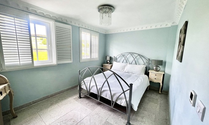 Millhouse Green Cottage | Hartcliffe View, MILLHOUSE GREEN
