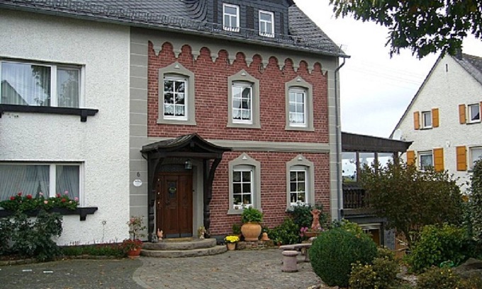 Liesenich House | Haus Buchholz large house for 12 people with conservatory and 5 bedrooms