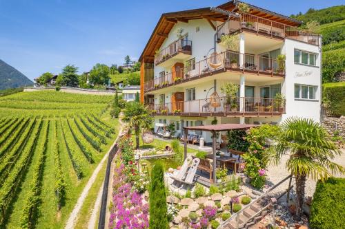 Varna Apartment | Haus Karin living