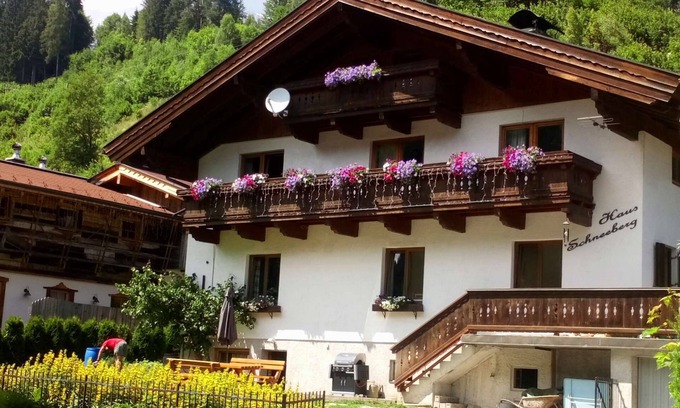 Muehlbach Am Hochkoenig Apartment | Haus Schneeberg - Hochkeil - Family apartment for up to 4 people, with Hochkönig Card