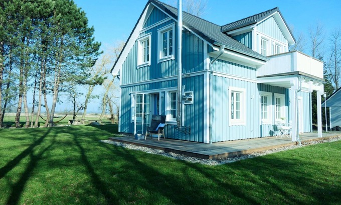 Wiek House | Haus Schwedentraum - Gemütliches Haus mit Kamin, Sauna, Garten und Terrasse - Haus Schwedentraum