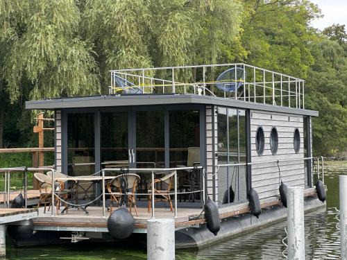 Werder Boat Rental | Hausboot Jette