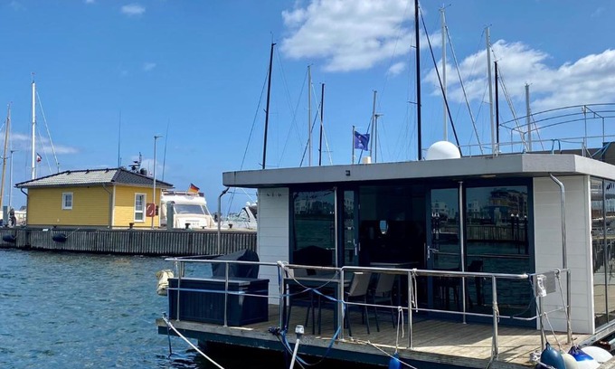 Olpenitz Apartment | Hausboot Ferienhaus Captains Boat