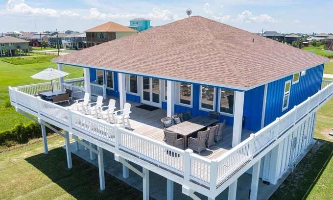 Crystal Beach House | Havana Blue home