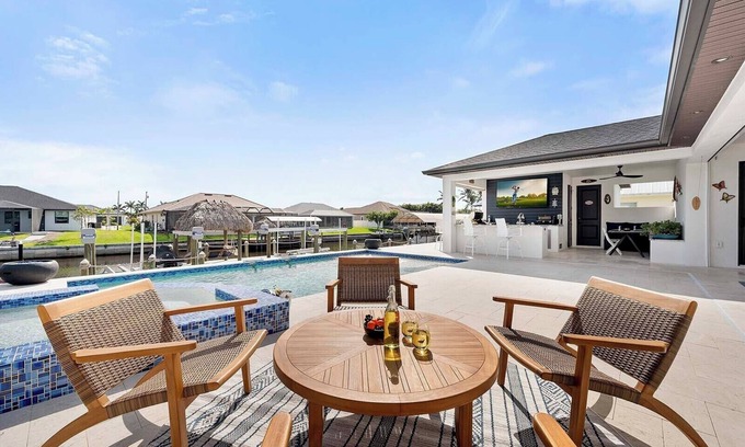 Cape Coral House | Havana Luxos - Luxury Vacation Rental Cape