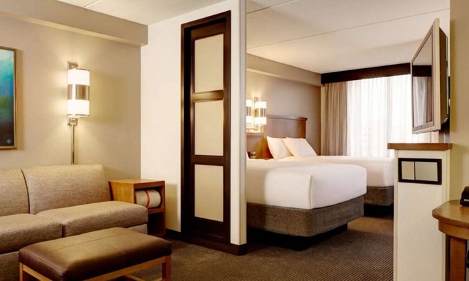 Tucson House | Have fun in Desert Diamond Casinos! 2 Serene Suites with FREE Parking! Pool!