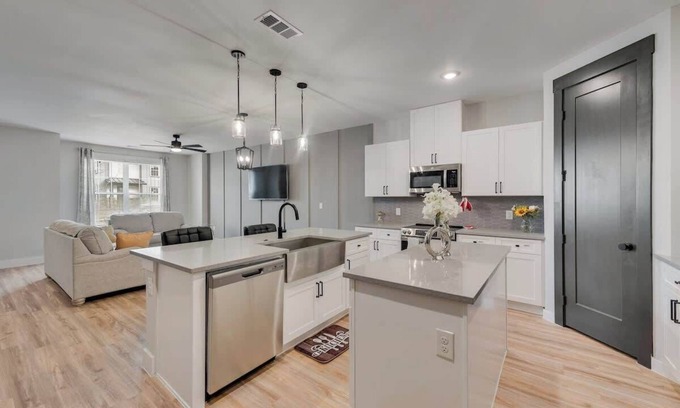 Princeton House | Haven II-Brand new, charming, cozy getaway, WIFI