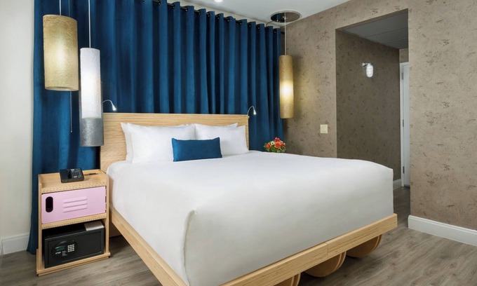 Central Park West Hotel | Haven of Rest and Relaxation! Onsite Restaurant and Bar! Near Times Square!