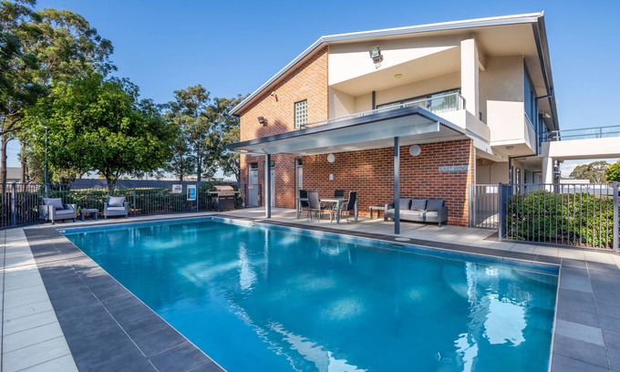 Clarendon Hotel | Hawkesbury Race Club Motel