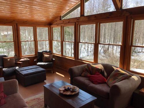 Johnsburg House | Hawkeyes Rest