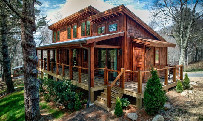 Banner Elk Cabin | Hawks Ridge - Eagles Nest home with fireplace, amenities