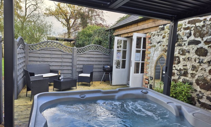 Ballymena Cottage | Hawthorn Hollow