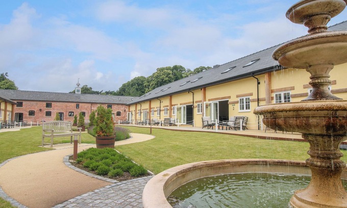 Felton Cottage | HAYDOCK COTTAGE, pet friendly, with a garden in West Felton