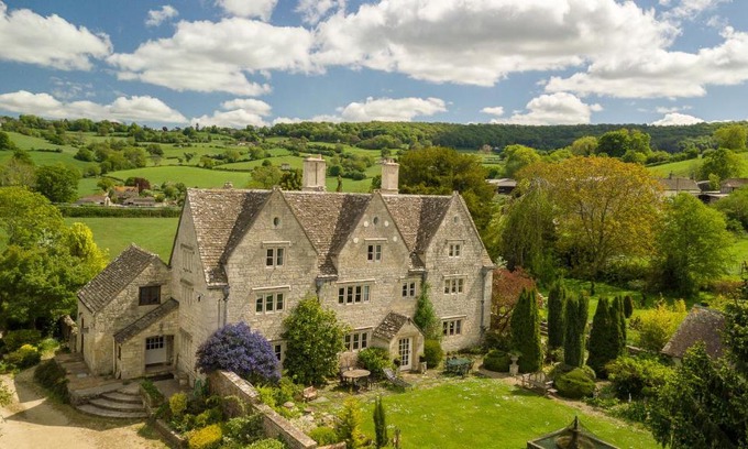 Haresfield House | Hayes Farm - 8 Houses