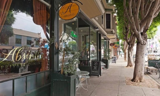 Civic Center Apartment | Hayes Valley 1 BR with Private Deck - San Francisco Life Real Estate