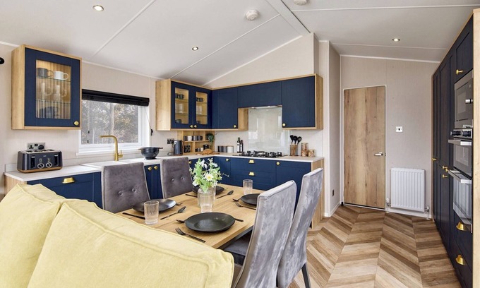 Hayling Island House | Hayling Island Hot Tub Caravan SM19