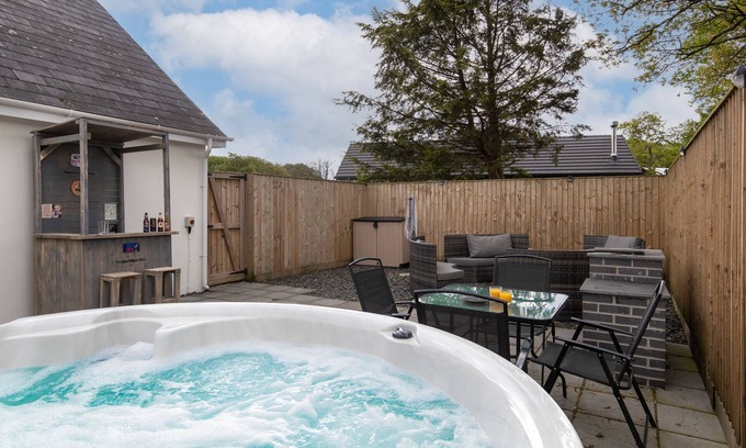 St. Florence Cottage | Hazel Cottage in Pembrokeshire