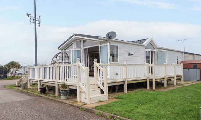 Rhyl Cottage | HAZEL PARK LODGE HP4, pet friendly, character holiday cottage in Rhyl