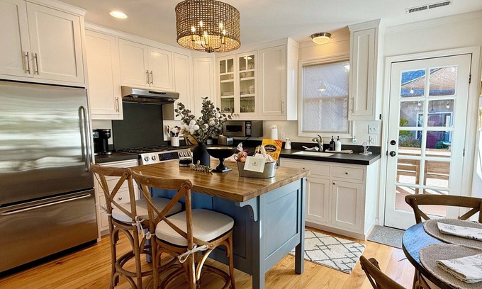 Healdsburg House | Healdsburg Downtown Charmer w/Hot Tub!