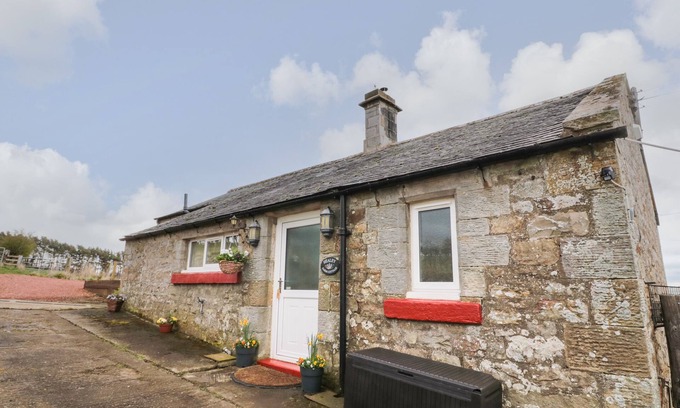 Morpeth Cottage | HEALEY FARM COTTAGE, romantic, character holiday cottage in Rothbury