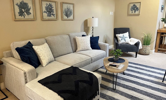 Bonita Springs Apartment | Heart of Bonita Springs!-5 miles from the beach