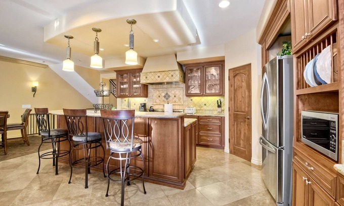 Carlsbad Village Condo | Heart of Carlsbad Village, Too Walk Everywhere!nLuxurious and Private.