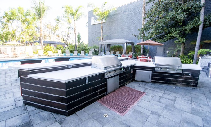 Cortez Hill Apartment | Heart of Downtown /Pool - Jacuzzi