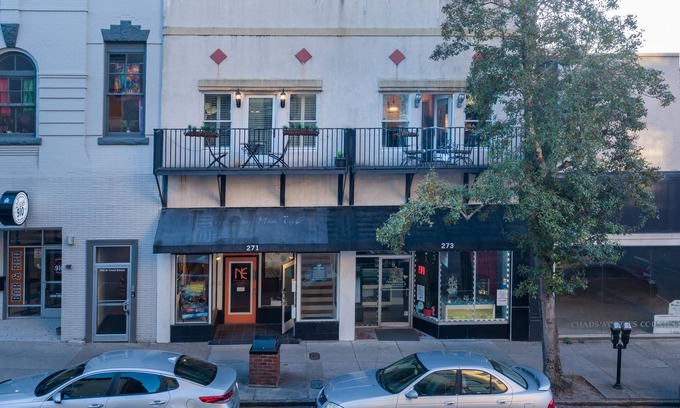 Wilmington Condo | Heart of Downtown Wilmington ILM - Sleeps 12! Sauna, walking distance to a lot.