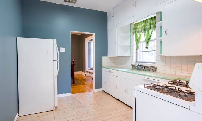 El Paso House | Heart of El Paso Beautiful Cozy home just off I-10