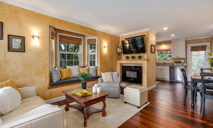 Healdsburg Cottage | Heart of Healdsburg | A Wine Country Escape