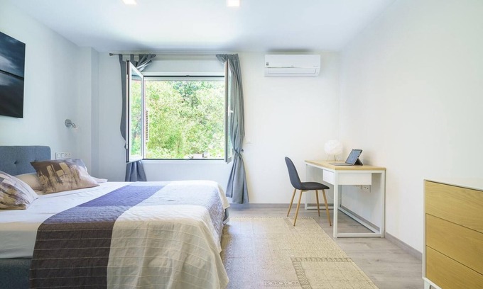 Barrio de las Letras Apartment | Heart of Madrid II Theatres, Sights, Museums Breakfast included Public parking
