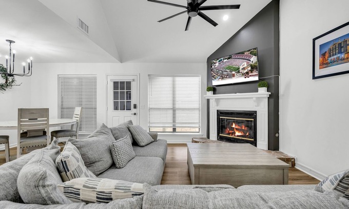 Starkville House | Heart of MSU Modern Townhouse by OneHometown Getaways