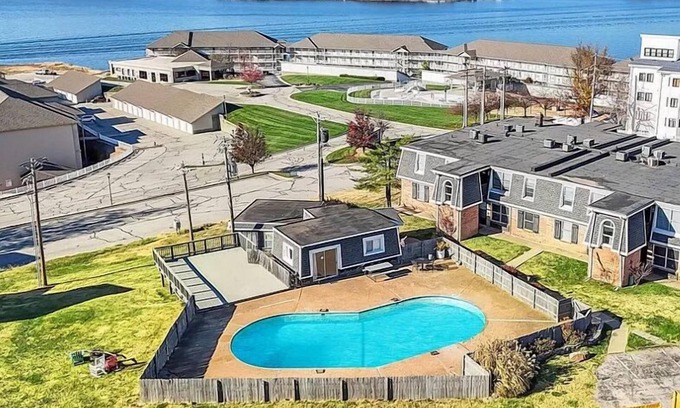 Osage Beach Condo | Heart of Osage Beach w the Best view of the lake down the main channel 4 miles