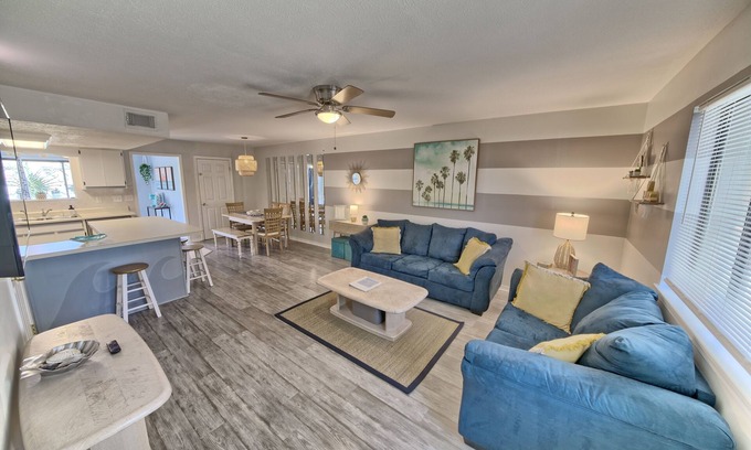 Panama City Beach House | Heart of PCB! 7 min Walk to Beach, Steps to Pool & Mini Golf!