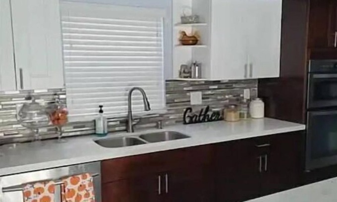 Sunrise House | Heart of Sunrise and Sawgrass!
