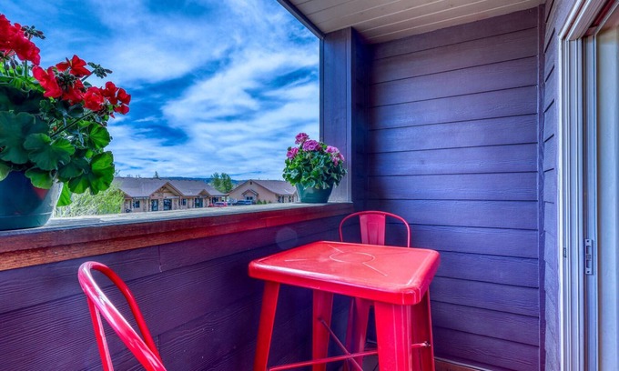 Pagosa Springs Condo | Heart of Uptown Pagosa! Cozy Condo with Balcony, Walk to Shops, Dining, and Hot Springs Nearby!