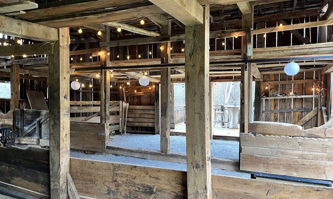 Abingdon House | Heartwood Farm Cottage on the River & VA Creeper Trail