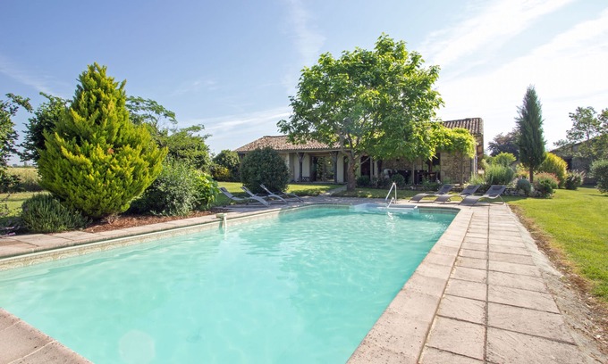Pardaillan Villa | Heated pool, all on 1 level, rural location. Near to restaurants, historic towns