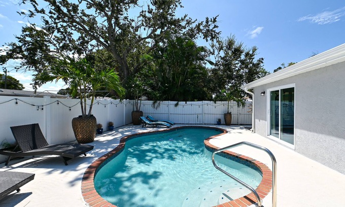 Trailer Estates House | HEATED Pool, Game Room, Bunk Beds, Close to Beaches & All the Fun!