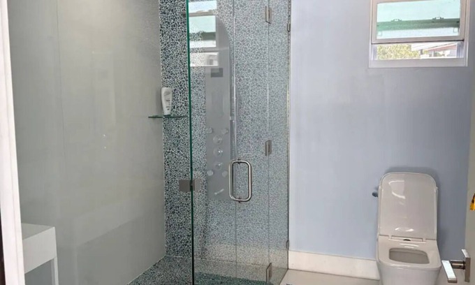 Greater Northdale House | Heated Pool Royale Haven in Tampa n3 bedroom house private resort-style retreat!