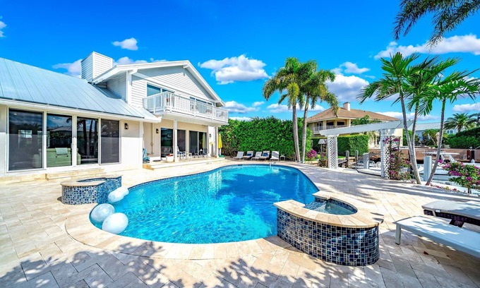 Tropic Isle House | Heated Pool & Waterfront! Close 2 Beach & Avenue!