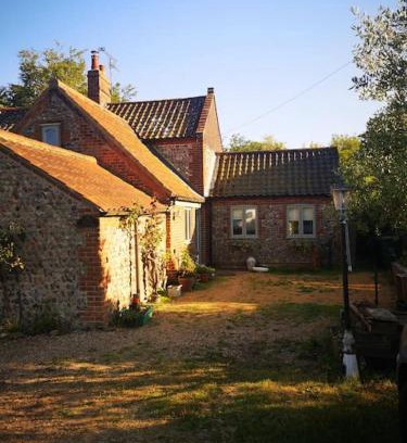 Southrepps House | Heath Cottage Lower Southrepps north Norfolk