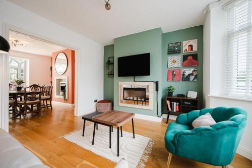 Prestwich Apartment | Heaton House - parkside charm and city comfort