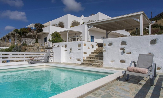 Nea Cryssi Akti Villa | Heavenly Paros Villa | Villa Emerald Cove | 4 Bedrooms | Fully Airconditioned.